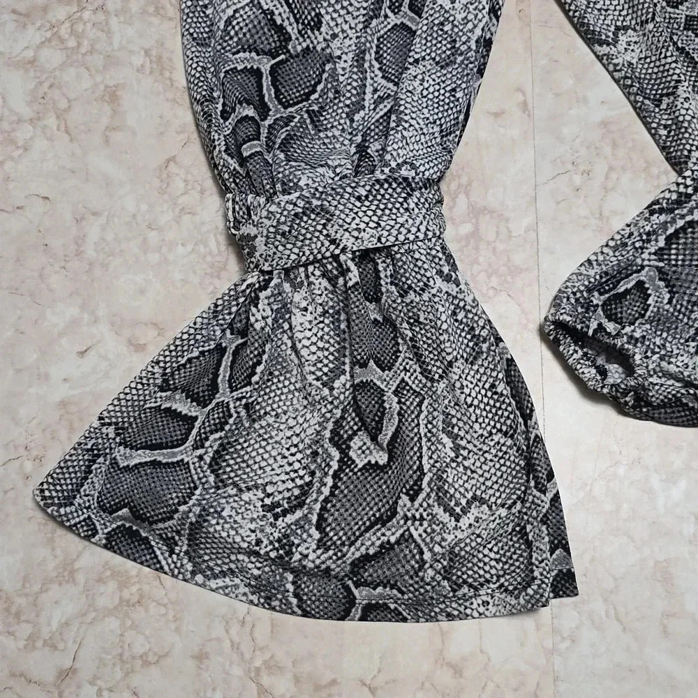 Michael Kors | Off the Shoulder Blouse | Ladies |  Black & White | Size XS - Picture 6 of 8